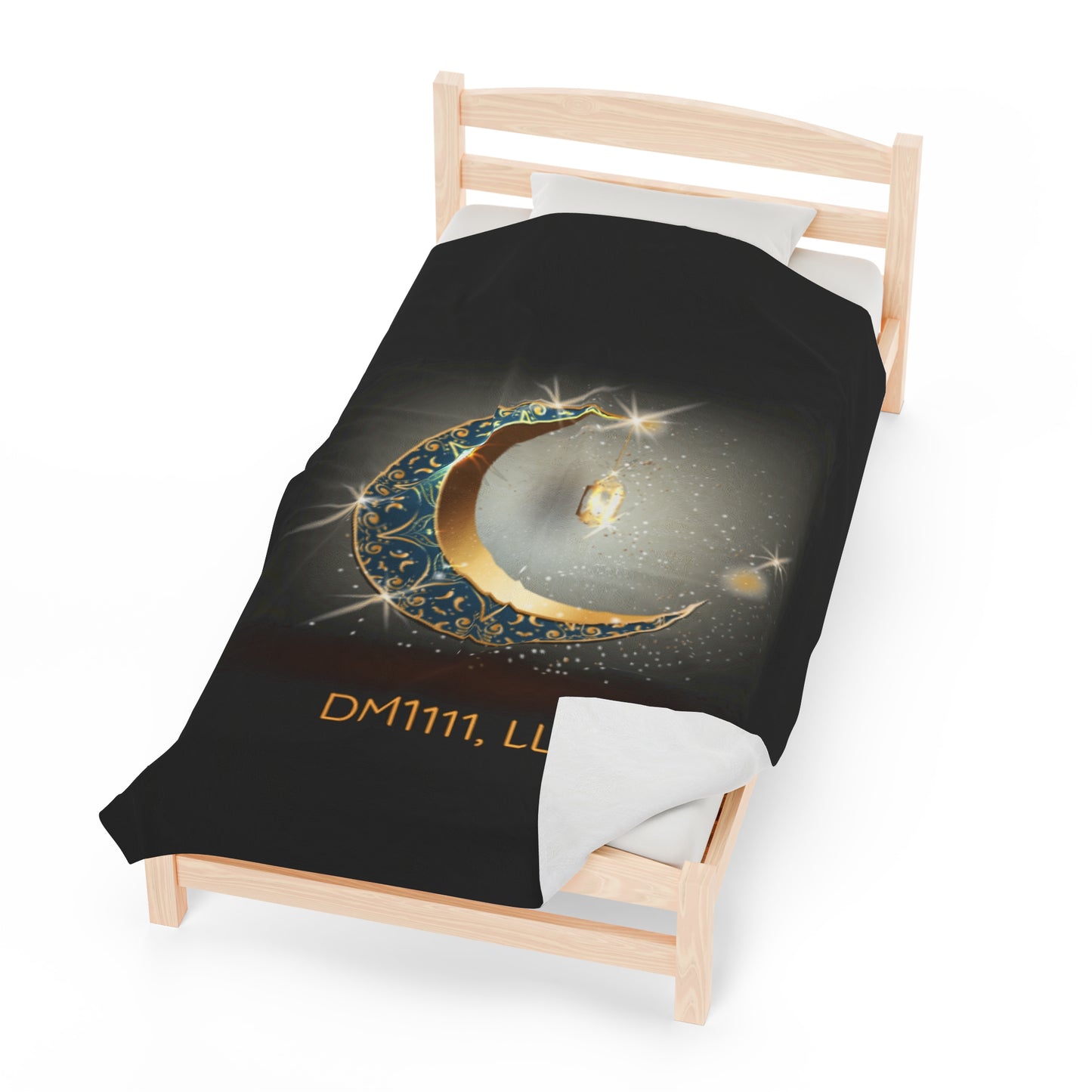 DM1111, LLC Crescent Moon Velveteen Plush Blanket