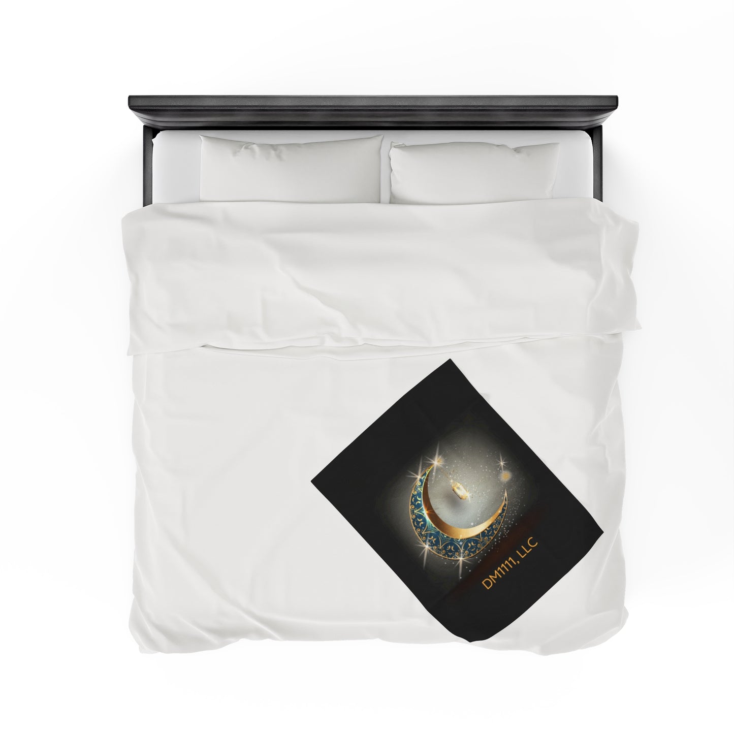 DM1111, LLC Crescent Moon Velveteen Plush Blanket