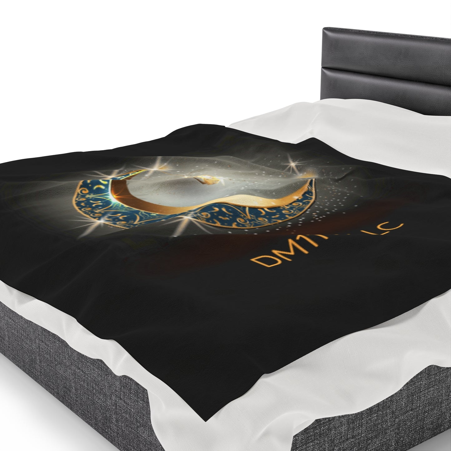 DM1111, LLC Crescent Moon Velveteen Plush Blanket