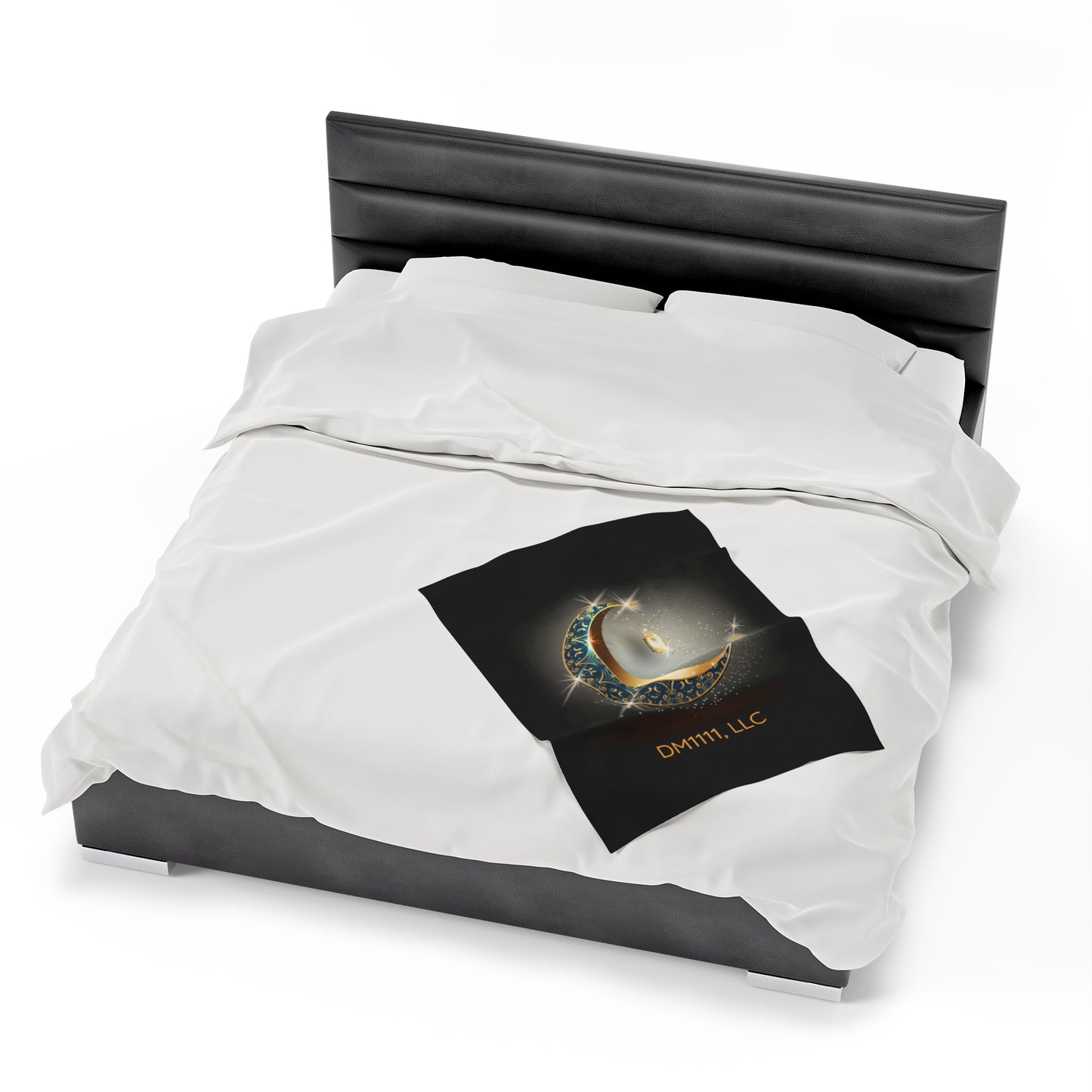 DM1111, LLC Crescent Moon Velveteen Plush Blanket