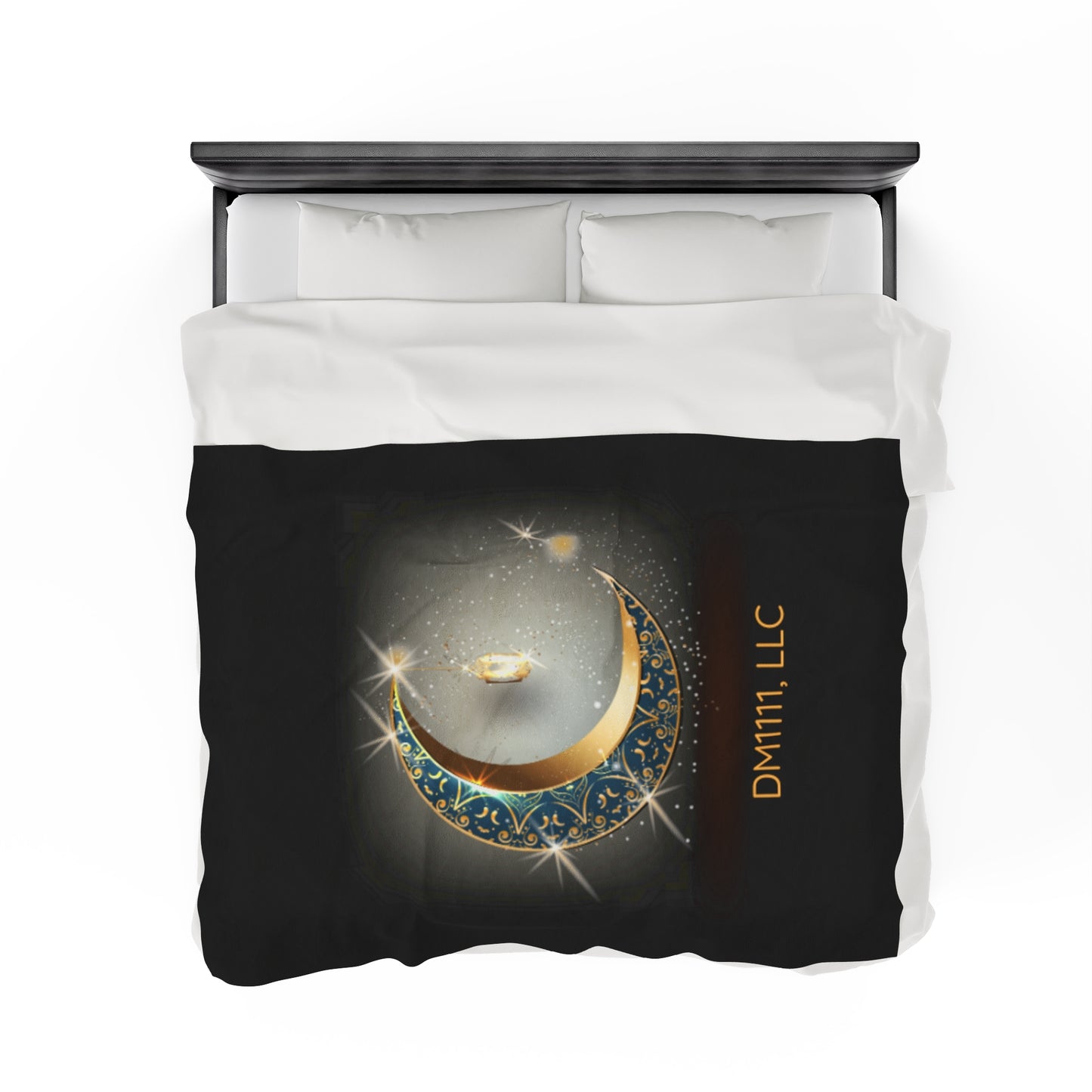 DM1111, LLC Crescent Moon Velveteen Plush Blanket