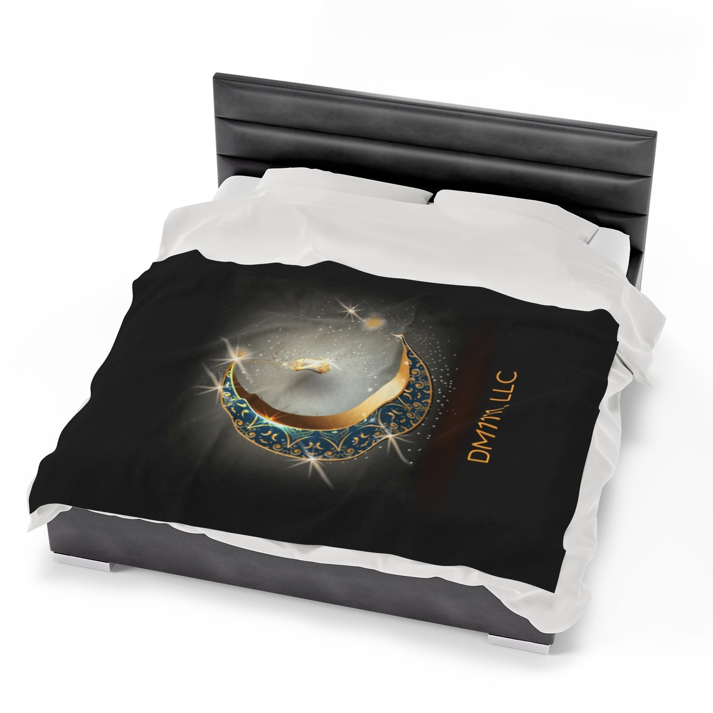 DM1111, LLC Crescent Moon Velveteen Plush Blanket