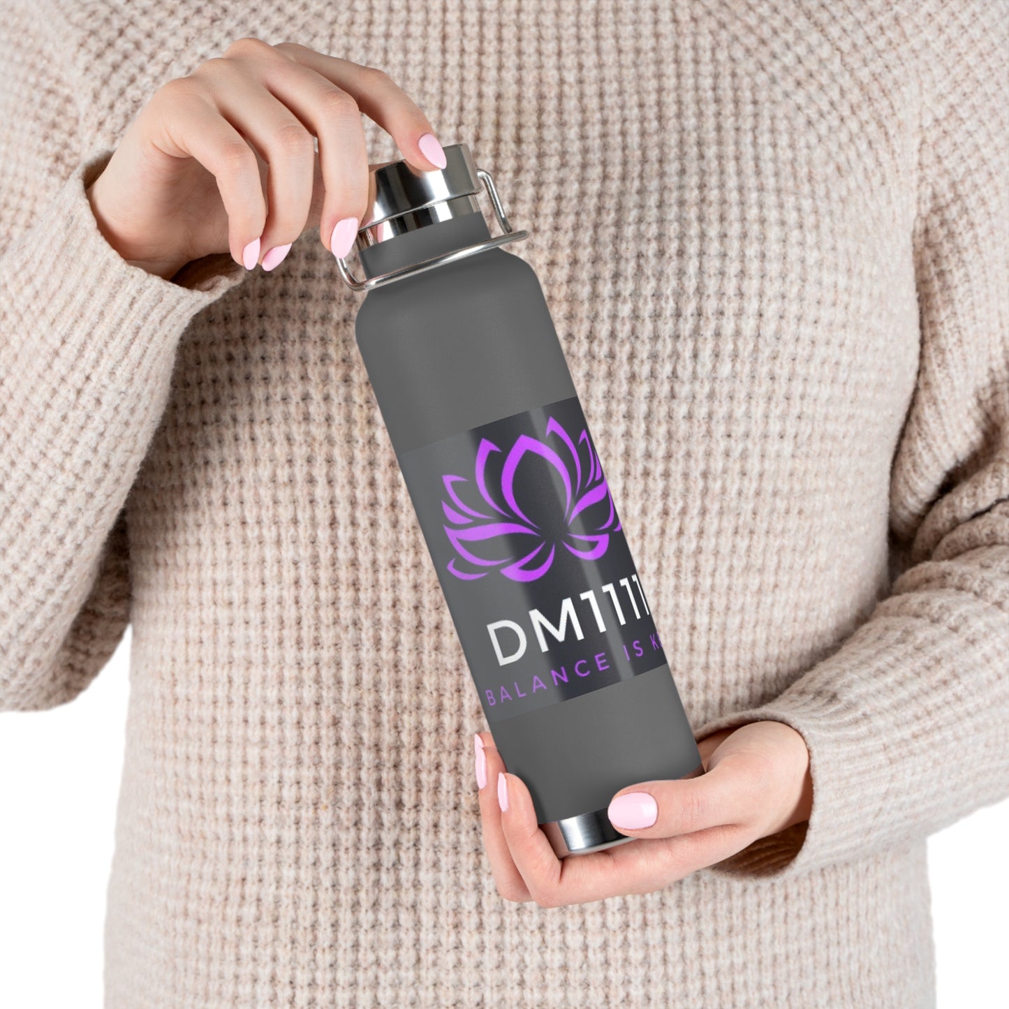 DM1111 Copper Vacuum Insulated Bottle, 22oz